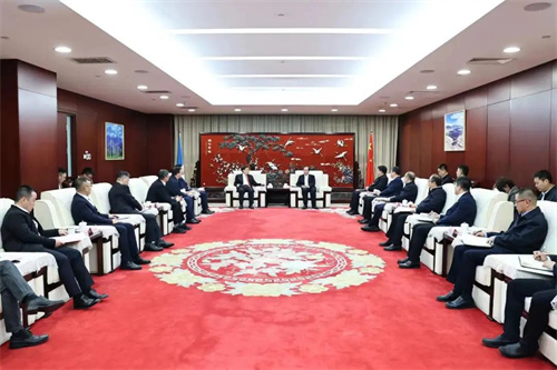 華電集團江毅會(huì )見(jiàn)南存輝