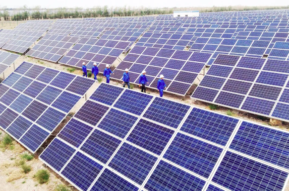 光輝歲月丨十年持續超發(fā)，去甘肅，探尋晶澳科技供貨的這座“不老”電站！